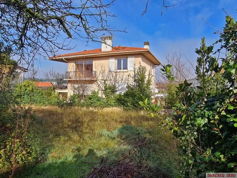 Camiade/Montbrun - Maison des années 60 de 148 m² H, 2 apparts indépts sur 648 m² de terrain