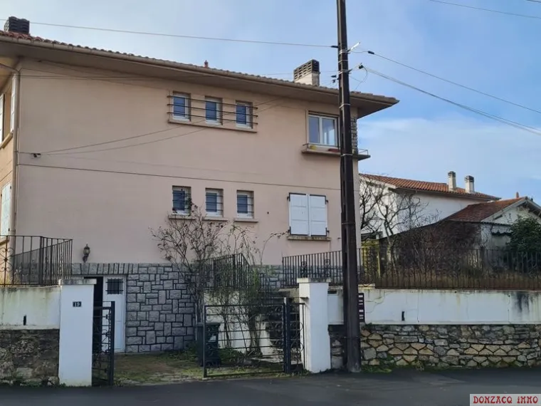 Camiade/Montbrun - Maison des années 60 de 148 m² H, 2 apparts indépts sur 648 m² de terrain