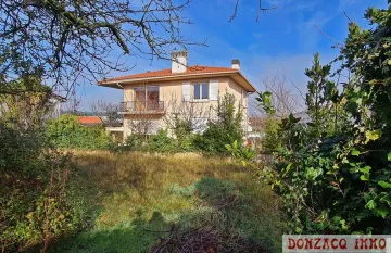 Camiade/Montbrun - Maison des années 60 de 148 m² H, 2 apparts indépts sur 648 m² de terrain