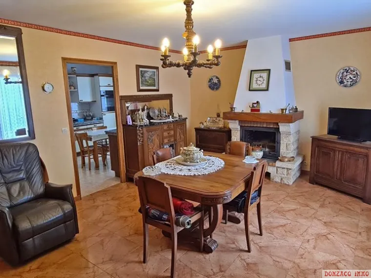 Limite Mouguerre - Maison de 1986 de 105 m² H, 5 chs sur terrain de 1189 m² avec parcelle divisible