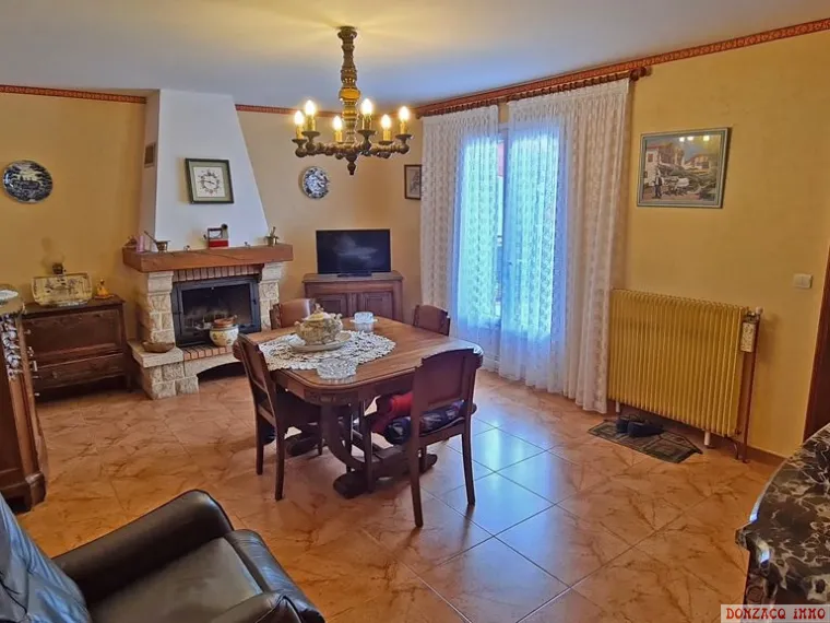 Limite Mouguerre - Maison de 1986 de 105 m² H, 5 chs sur terrain de 1189 m² avec parcelle divisible