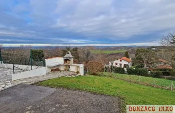 Limite Mouguerre - Maison de 1986 de 105 m² H, 5 chs sur terrain de 1189 m² avec parcelle divisible