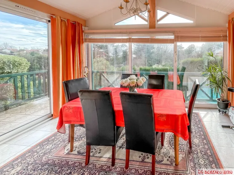 Bayonne RARE - Plain-pied de 2006 de 140 m² H,3 chs,1 bureau,garage sur 787 m² de terrain