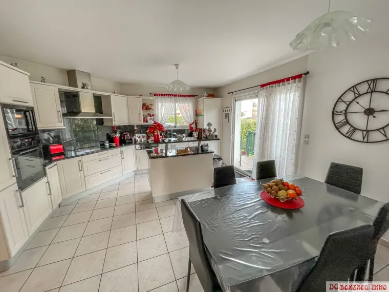 Bayonne RARE - Plain-pied de 2006 de 140 m² H,3 chs,1 bureau,garage sur 787 m² de terrain