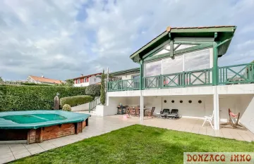 Bayonne RARE - Plain-pied de 2006 de 140 m² H,3 chs,1 bureau,garage sur 787 m² de terrain